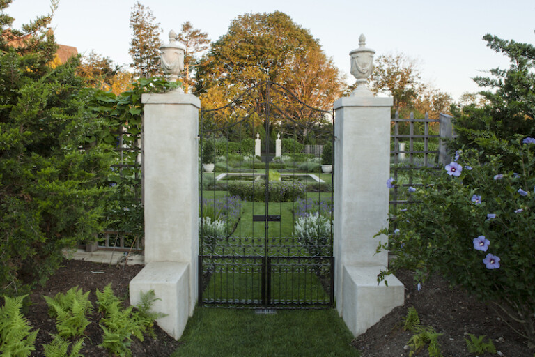 Garden fence entrance